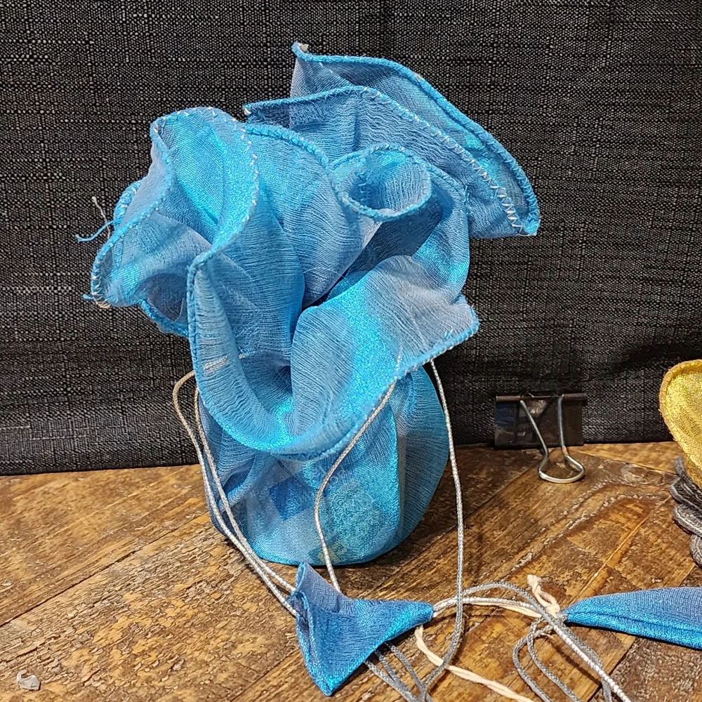 Draw string favor bags 5